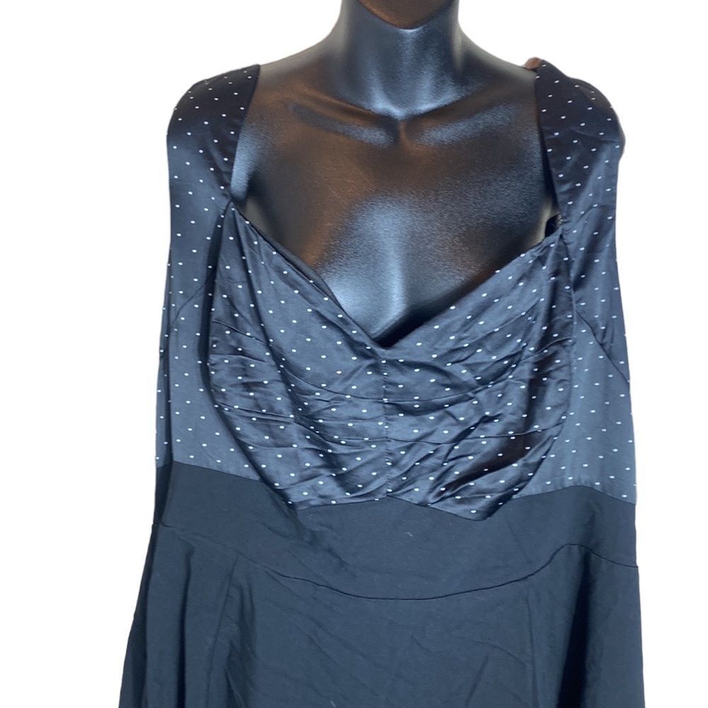 Torrid black/white pin up polka dot sweetheart neckline dress 24 pin up retro - Picture 3 of 7
